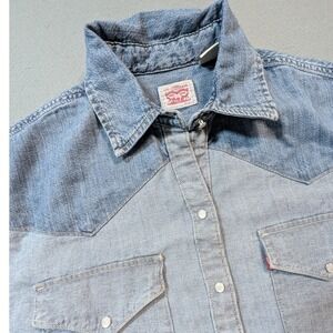 Levi's Western Denim Shirt Mens Size M Two Tone Pearl Snap Long Sleeve Blue